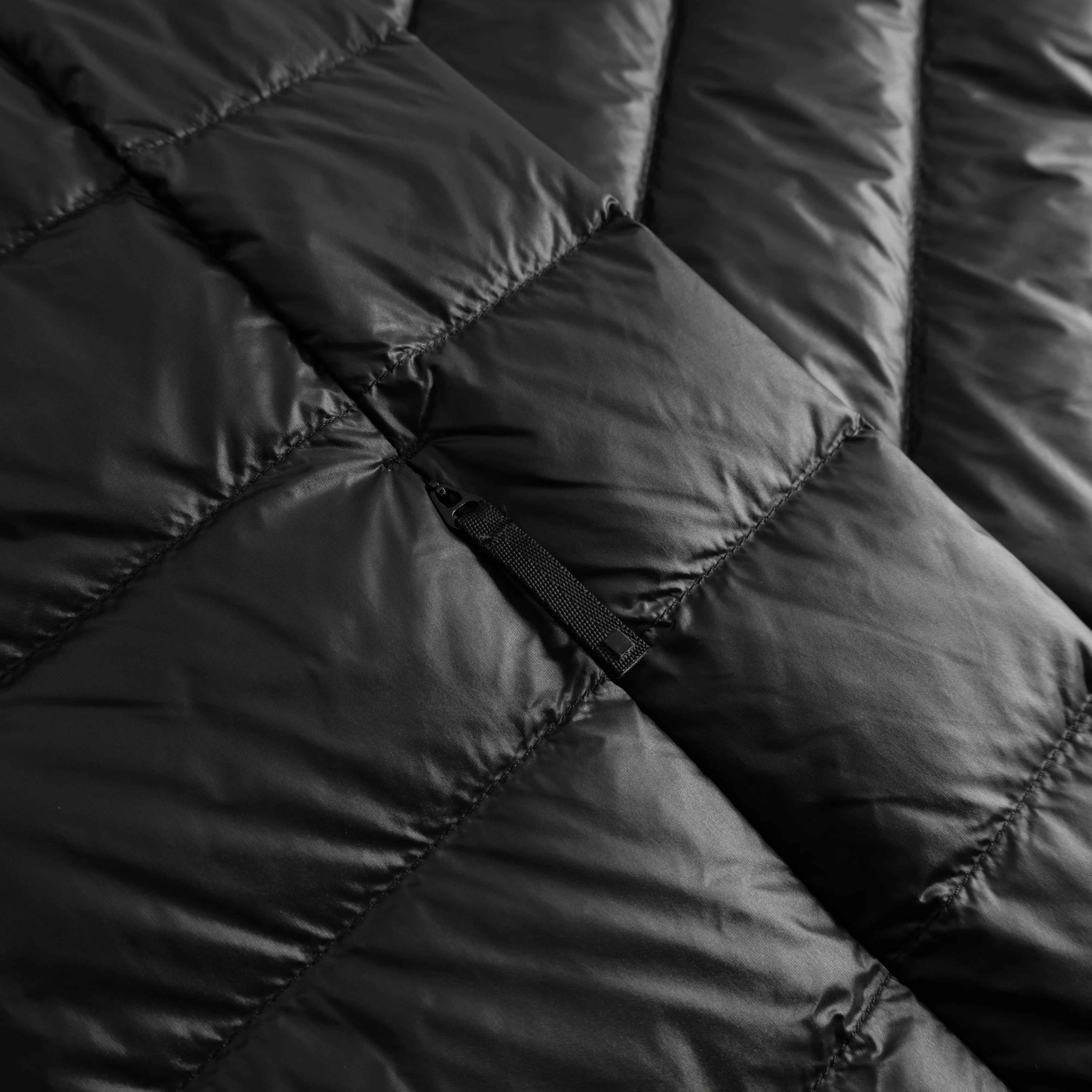 Men's Keilir Down Vest - Image 10