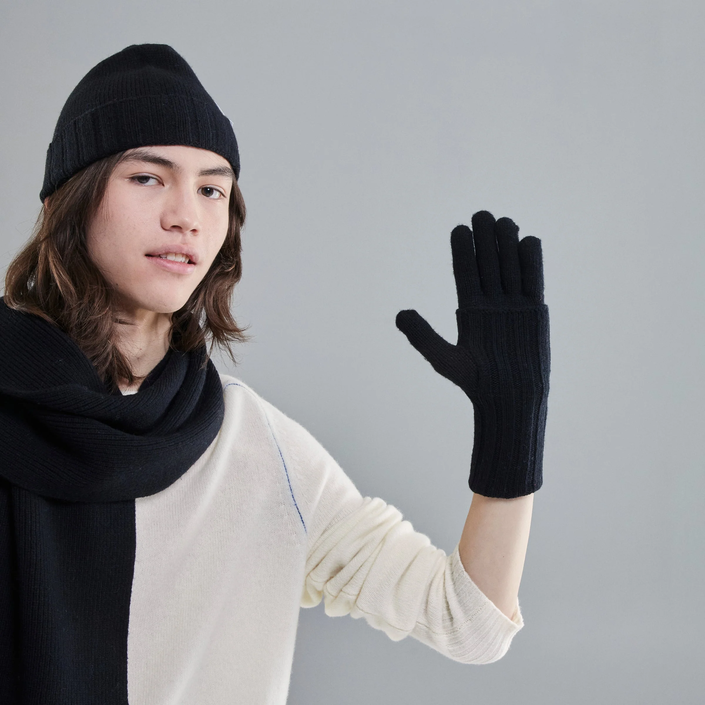 Reykjavík Long Gloves - Image 3