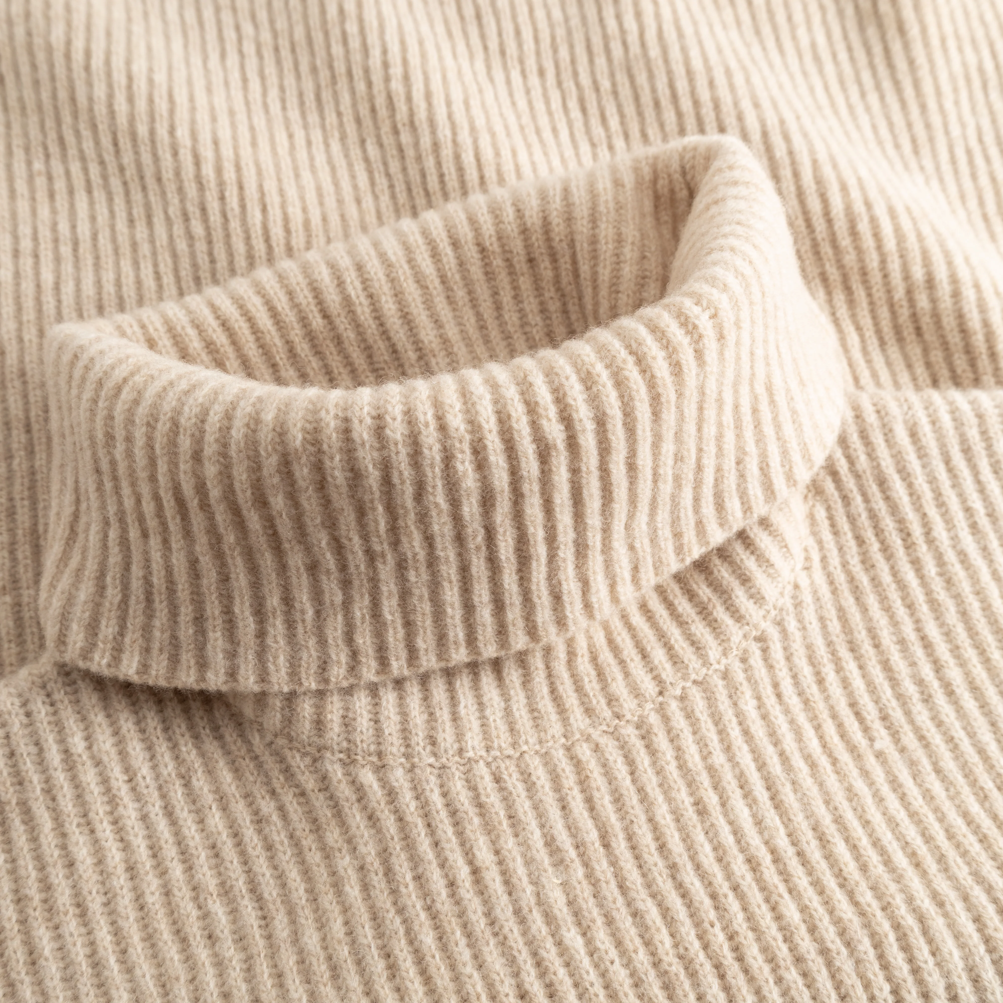 Women's Vonarstræti Wool Turtleneck - Image 5